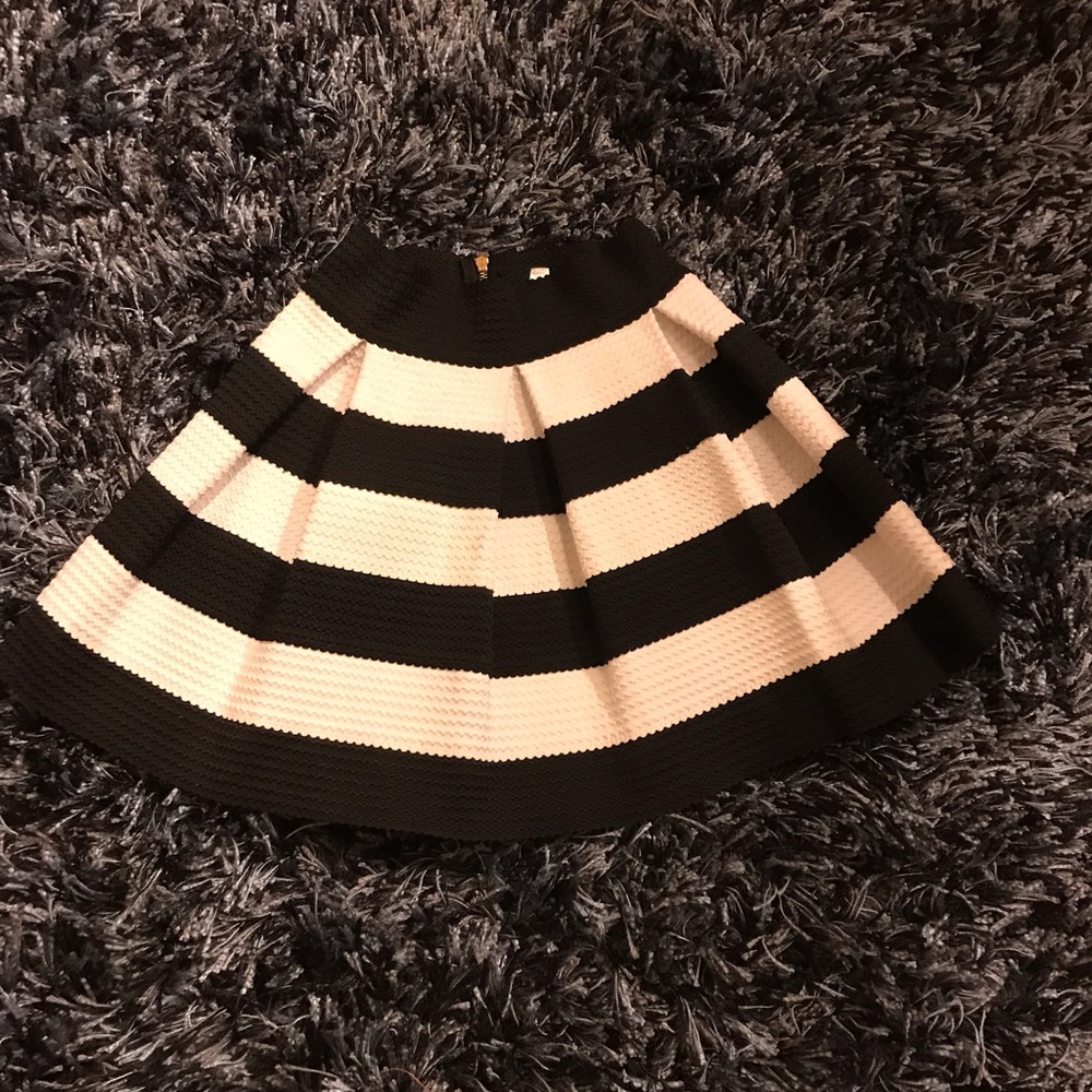 Jr balloon skirt